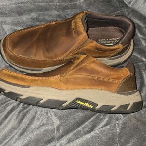 Skechers Relaxed Fit, Leather Size 11.5 WW